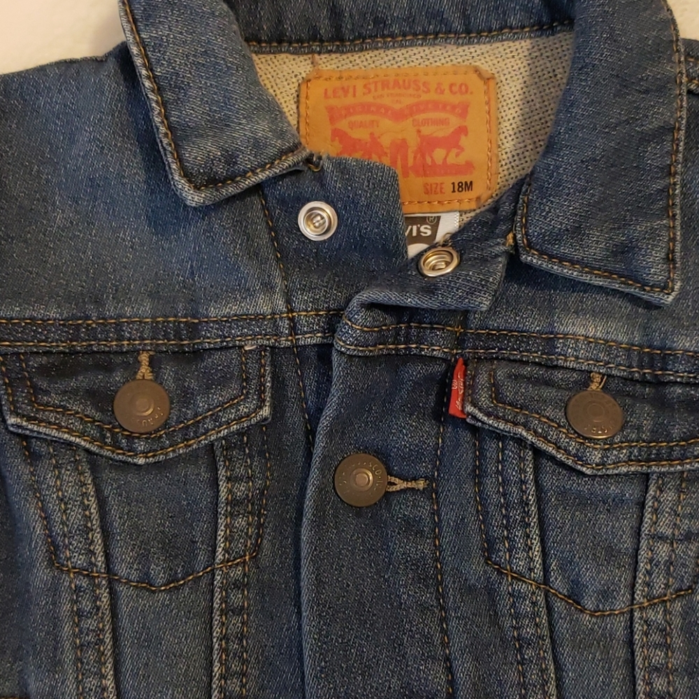 NWOT Levi's Denim Jacket - size 18M